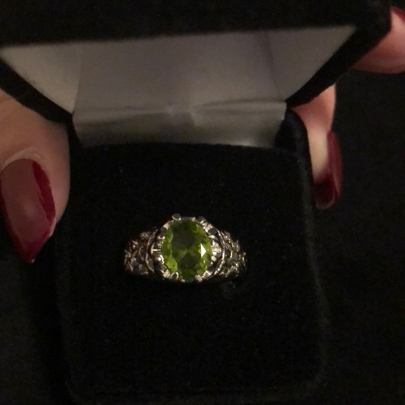 Green Gem Stone silver bling ring - Picture 9 of 9